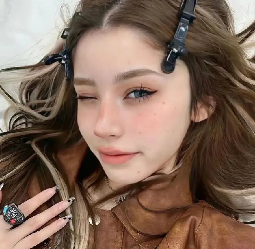 扑朔迷离